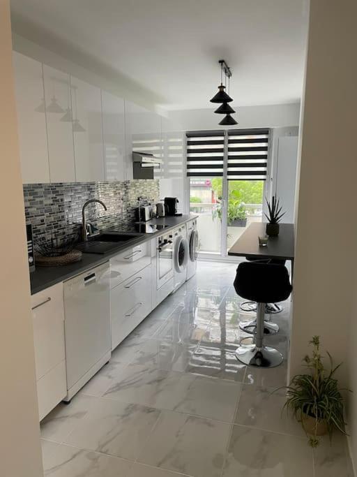 Superbe Appartement Carre Delfino Port De 尼斯 外观 照片