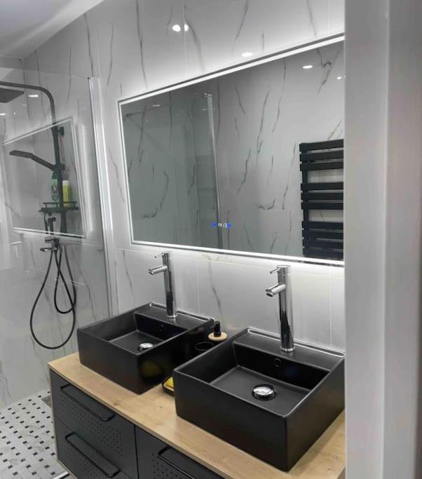 Superbe Appartement Carre Delfino Port De 尼斯 外观 照片