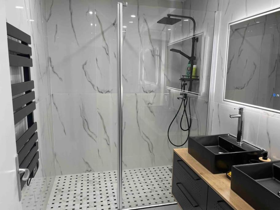Superbe Appartement Carre Delfino Port De 尼斯 外观 照片
